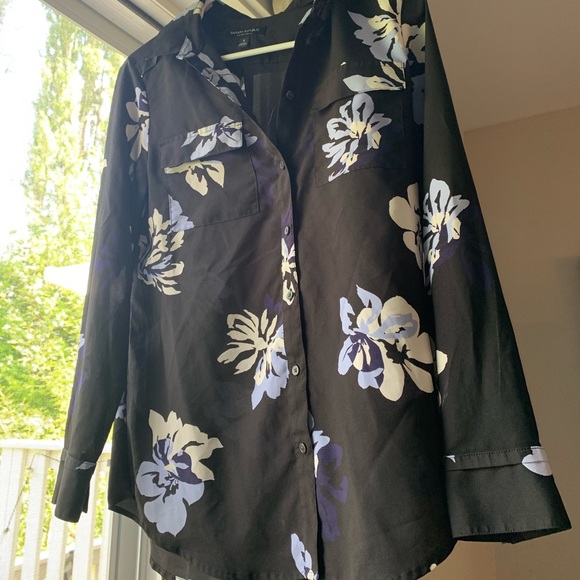 Banana Republic Black / Blue Floral Blouse Size S - Picture 2 of 2